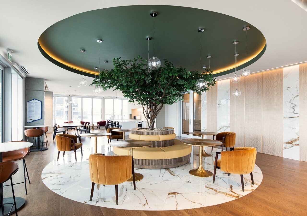 Voltige Aria lounge avec tables 
