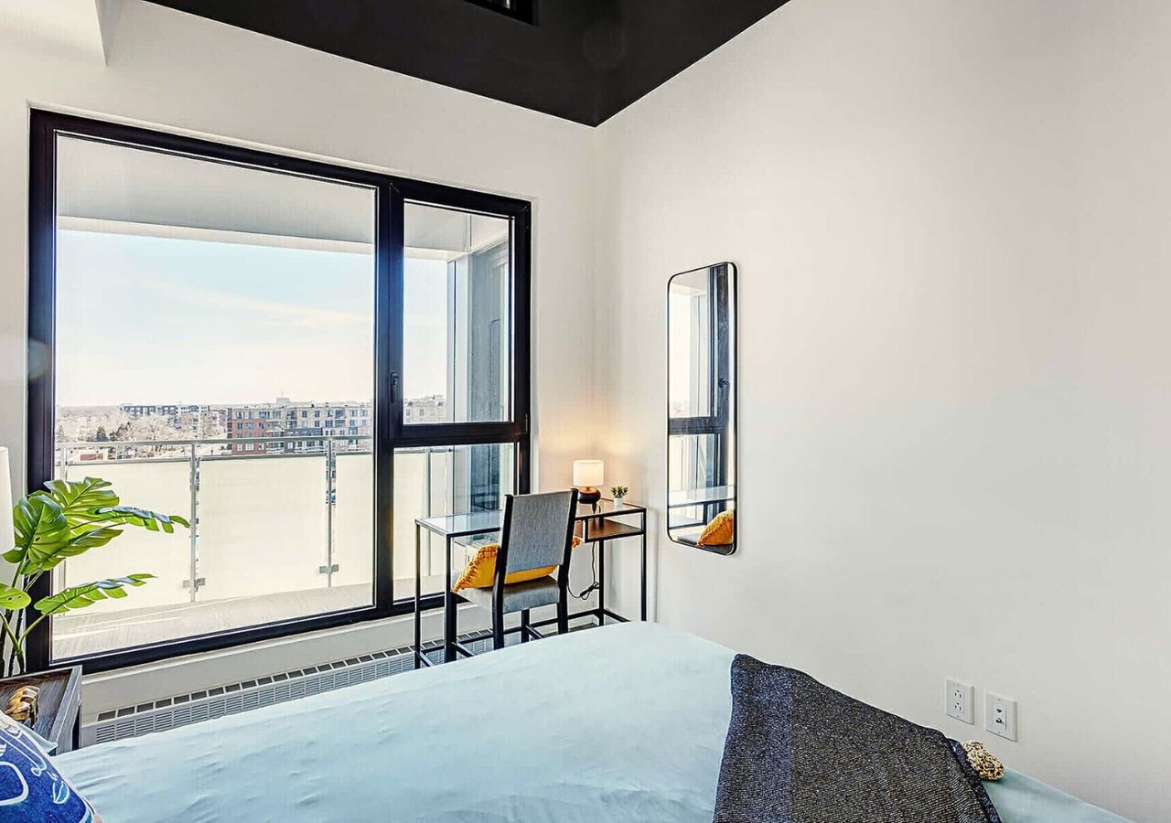 Aura sur le Square espace bureau