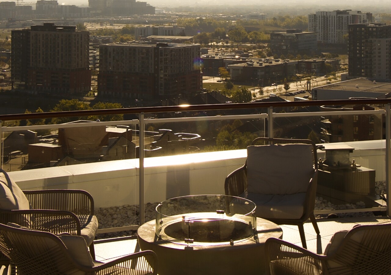 Central Parc Laval terrasse sur le toit