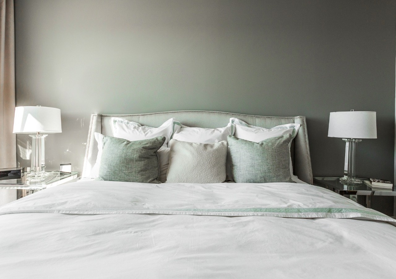 Chambre à coucher avec grand lit