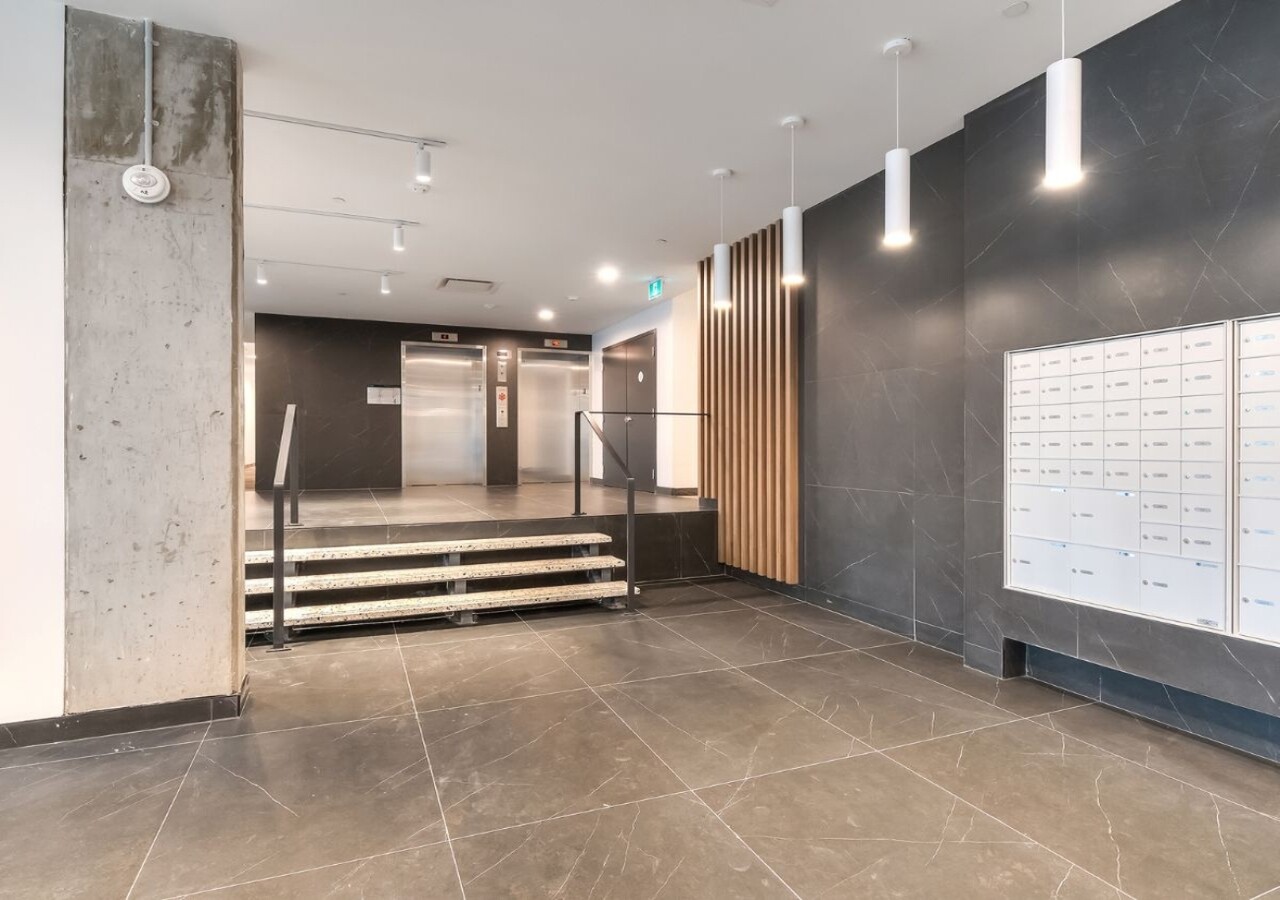 Erin Condos lobby
