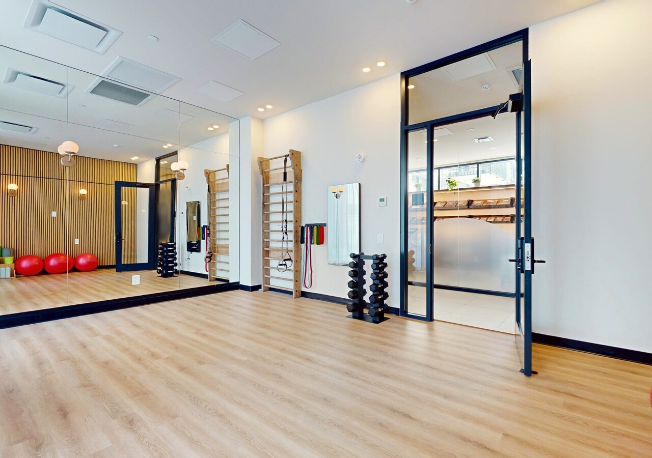 Hemisphere gym