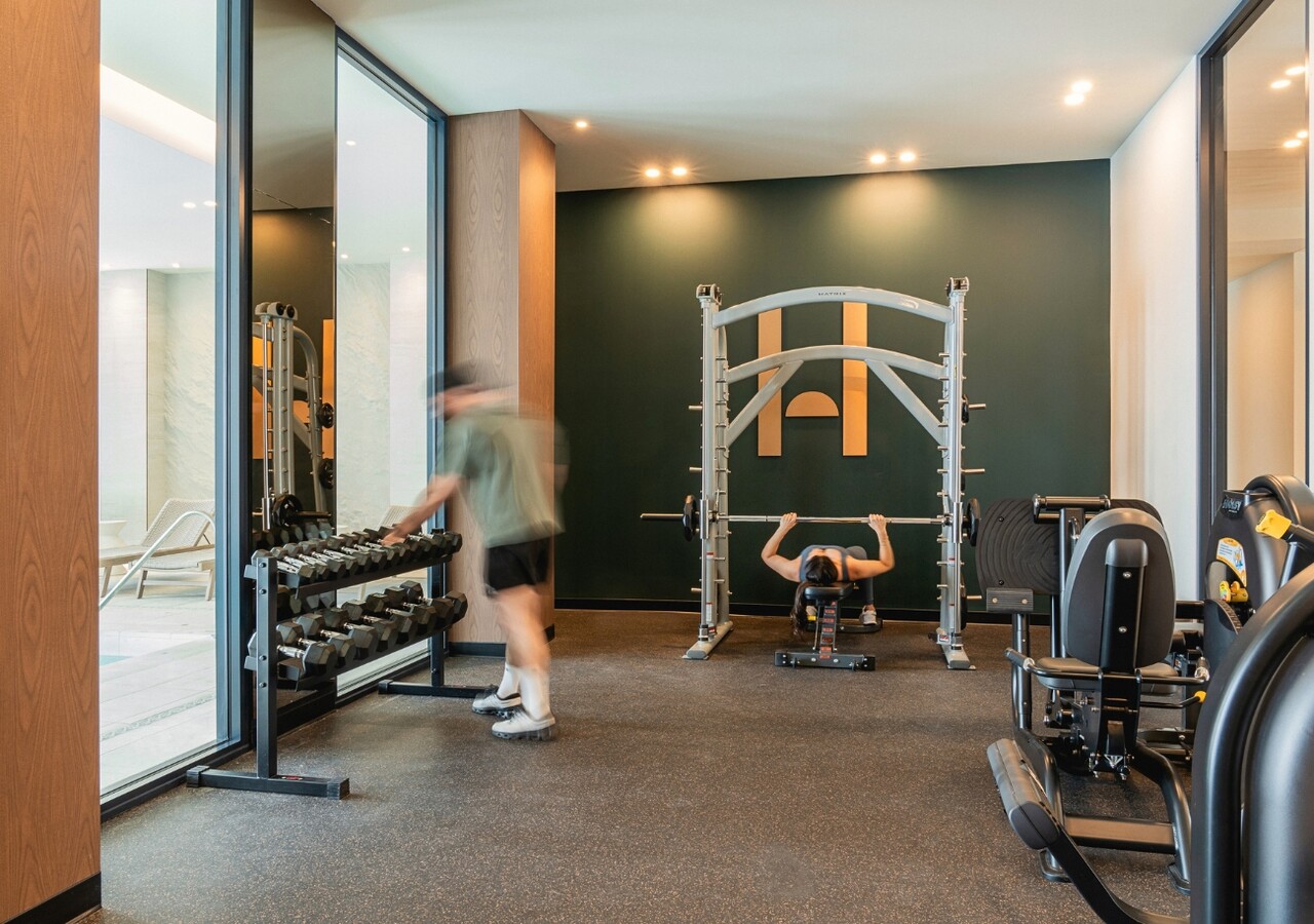 Hemisphere gym