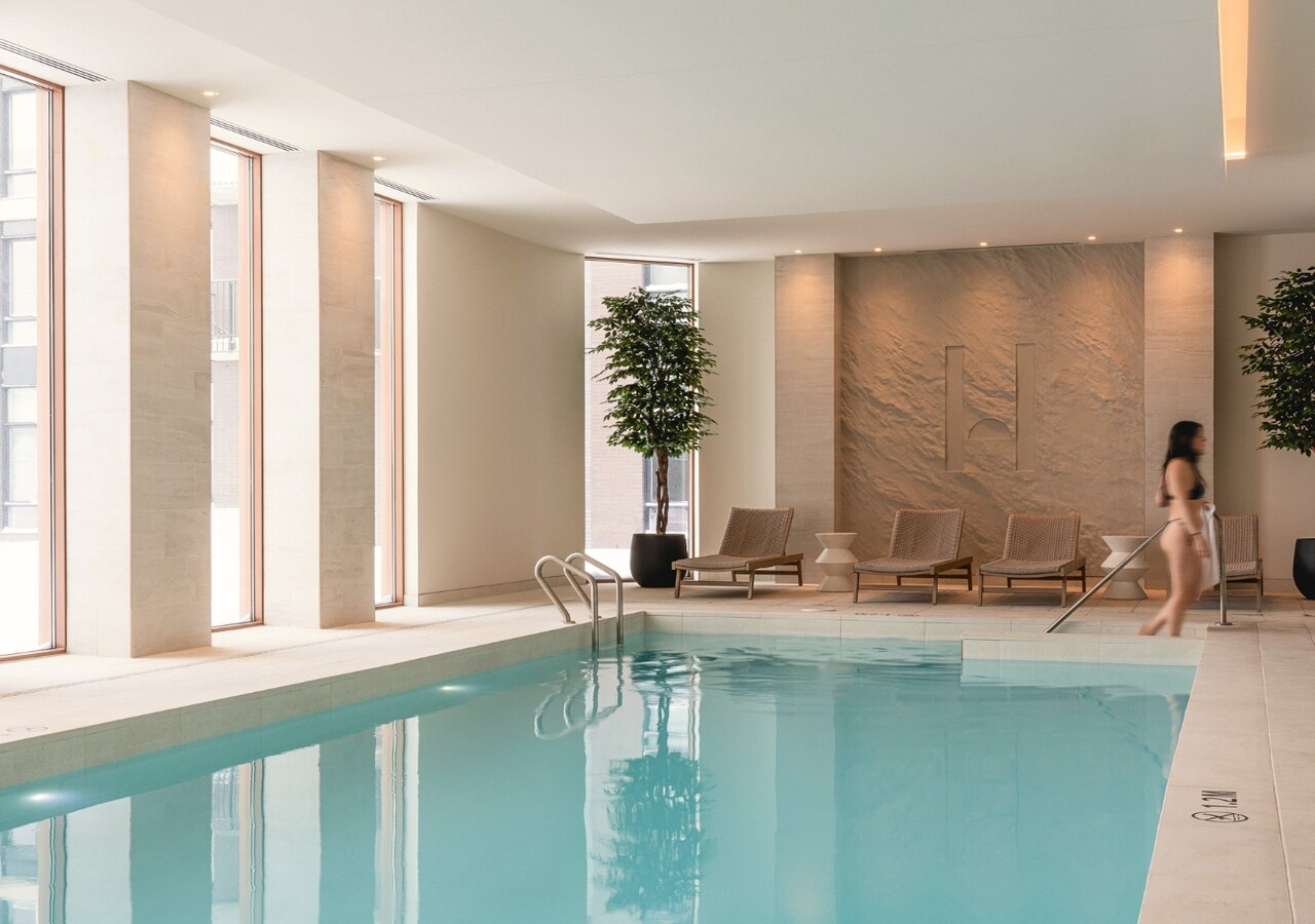 Hemisphere piscine intérieure