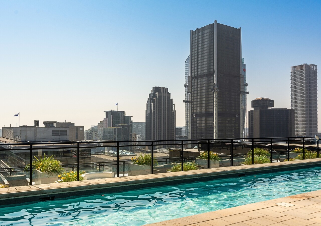Humaniti Montréal piscine sur le toit