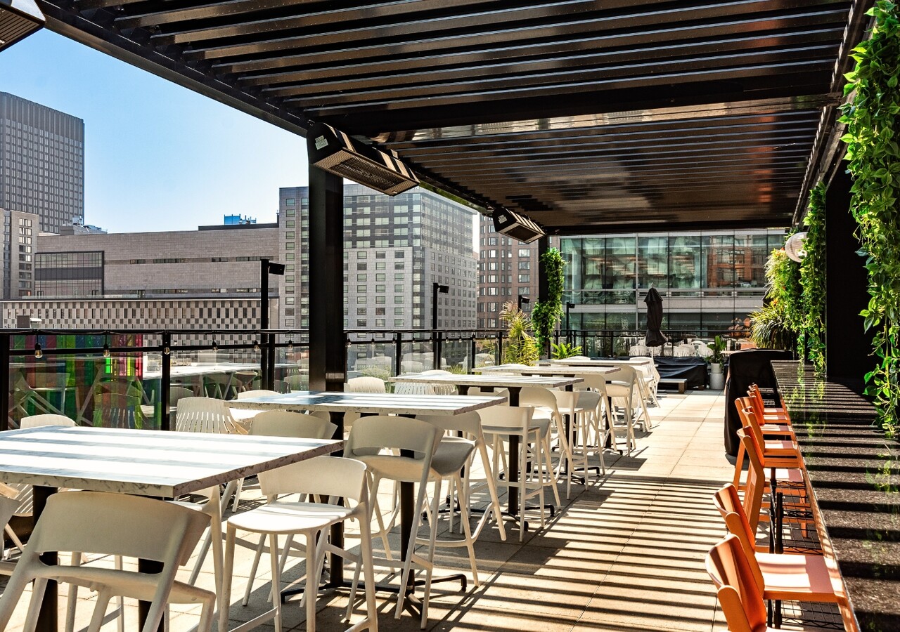 Humaniti Montréal terrasse sur le toit