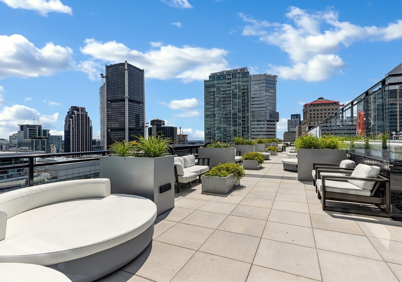 Humaniti Montréal terrasse extérieure