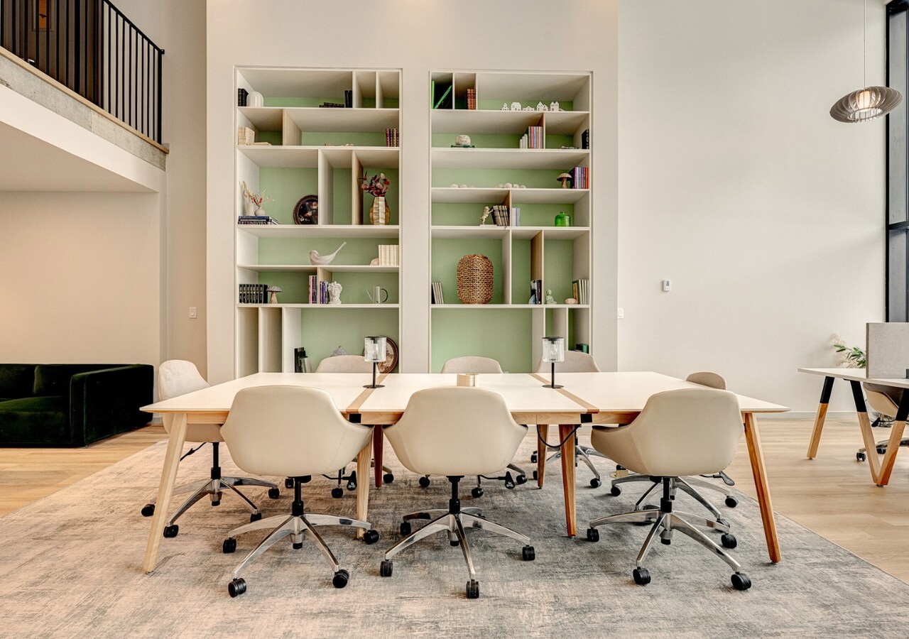 Le Kalm office lounge