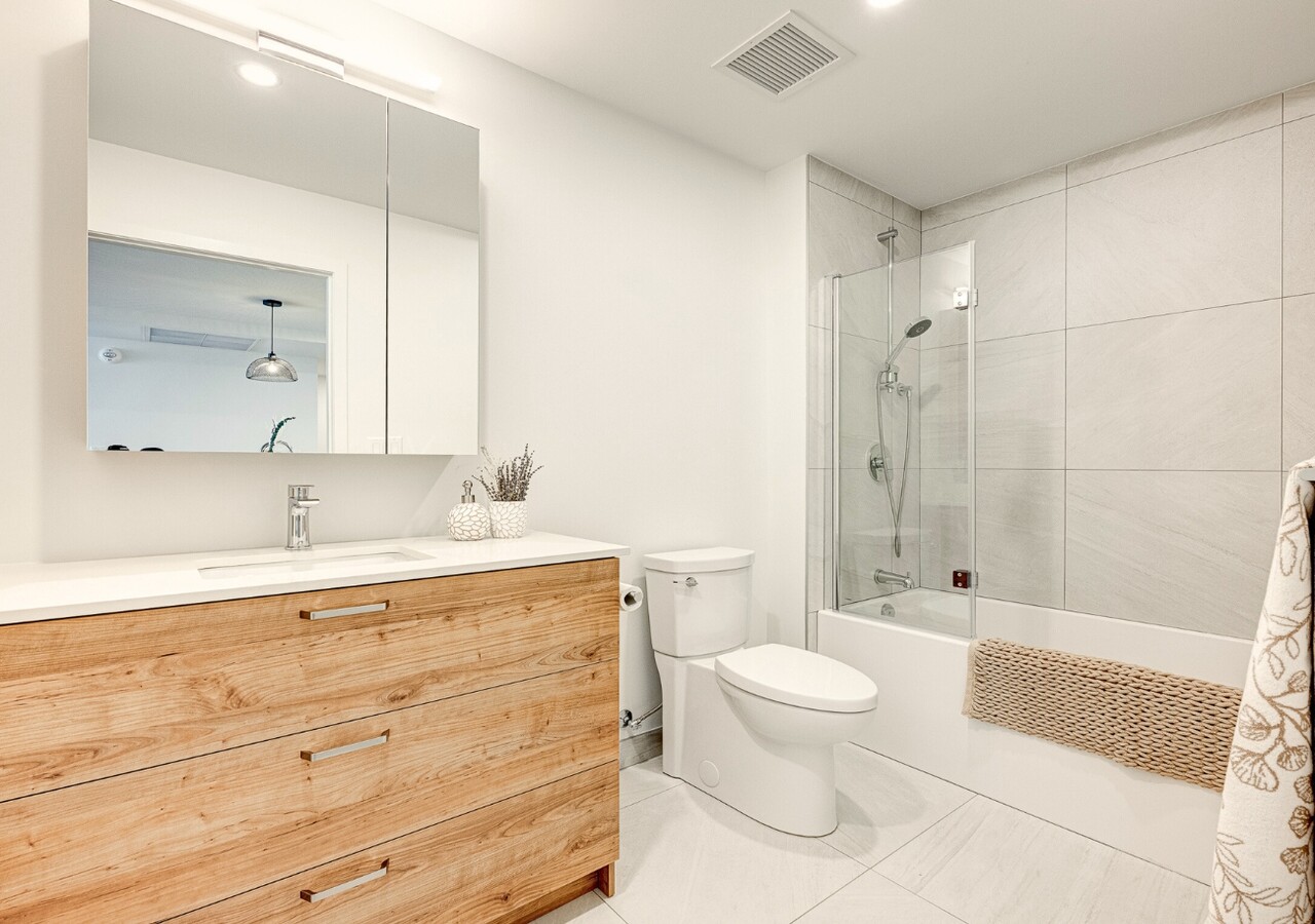 Le Kalm bathroom