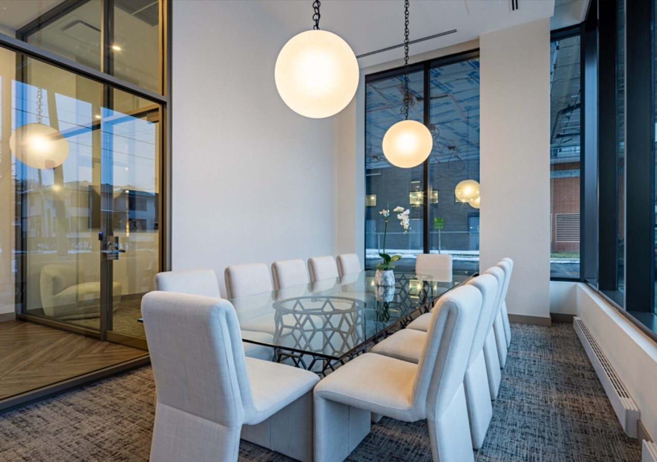 Carlyle condos lounge with dining room