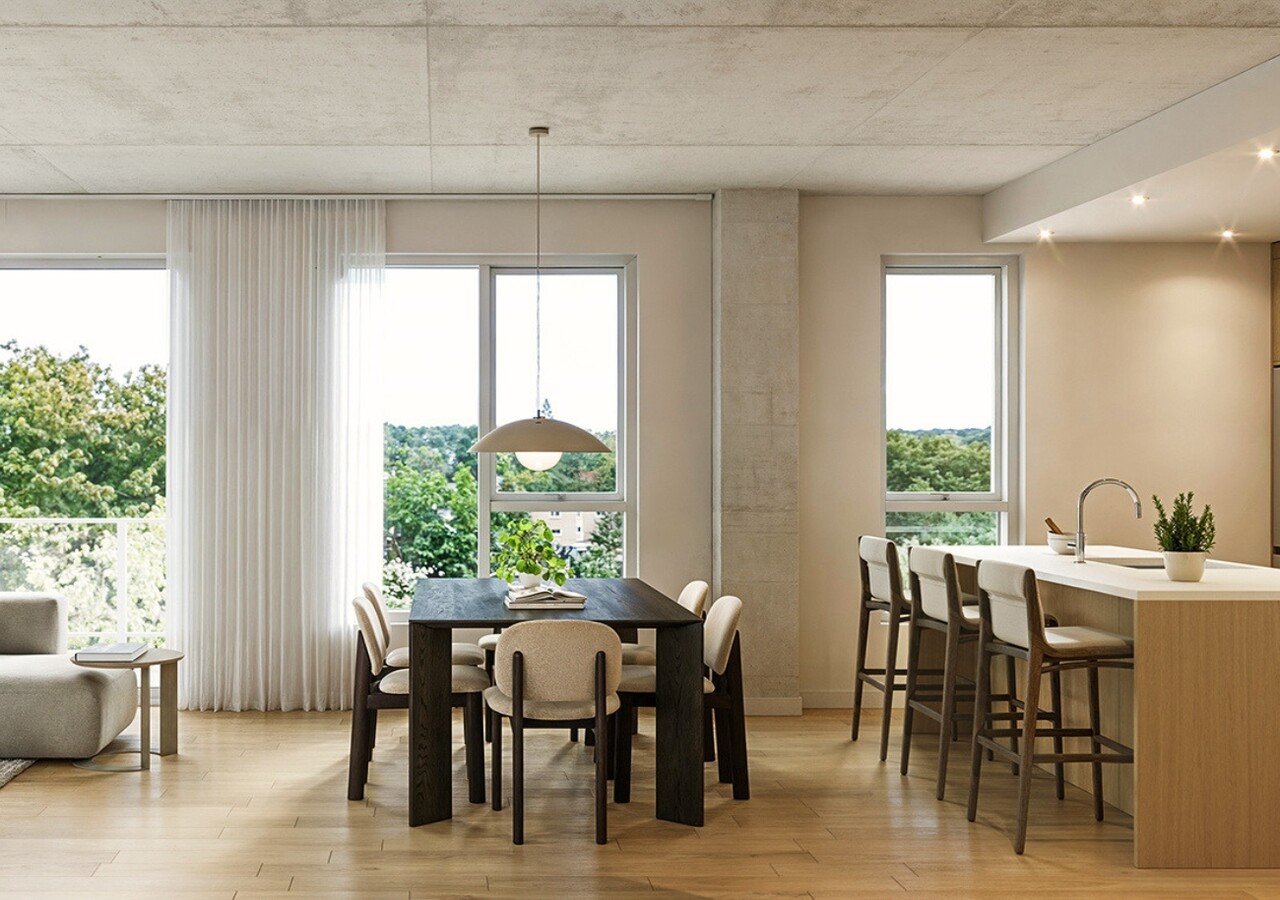 Le Miner dining room