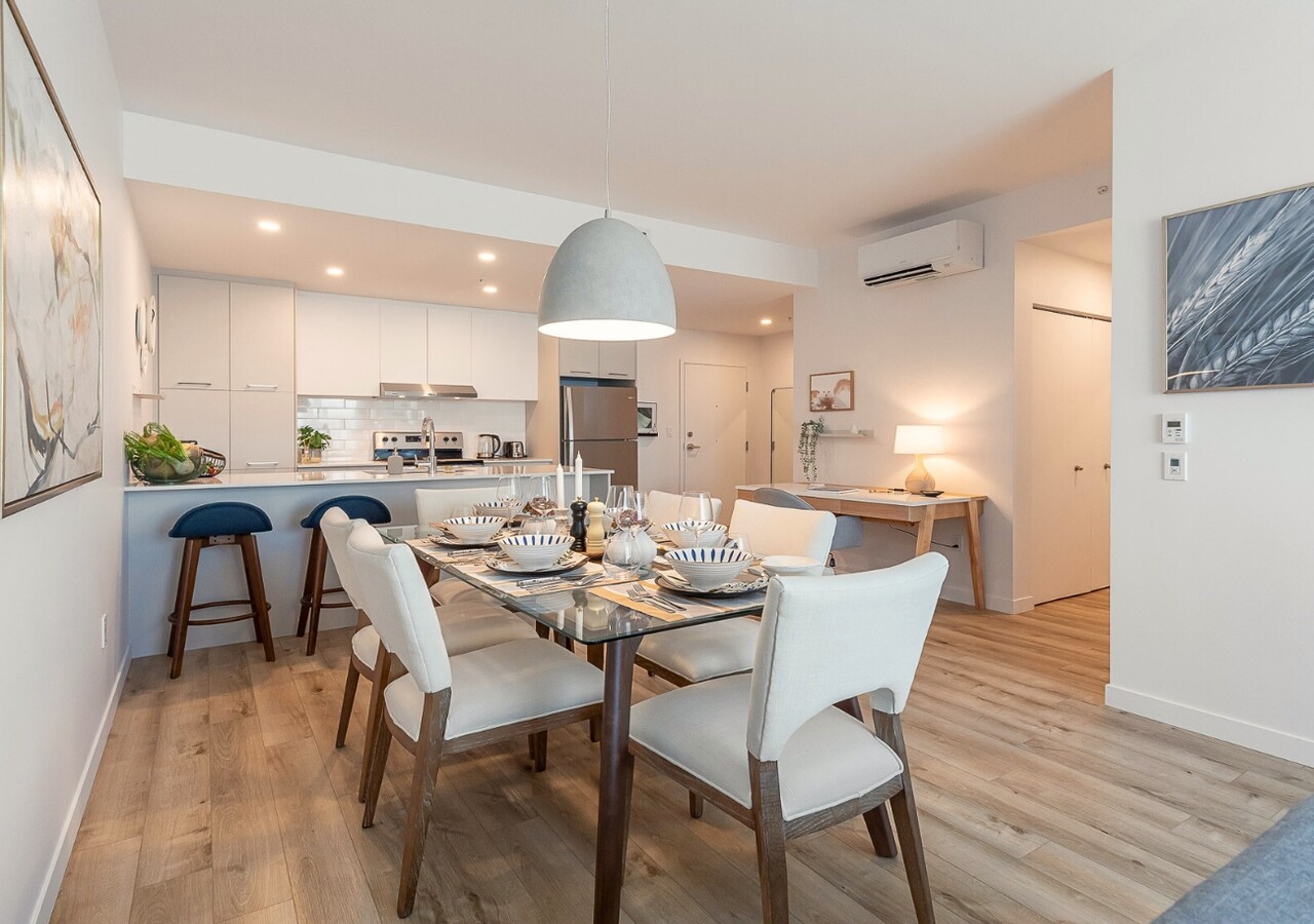 Le Novia dining room
