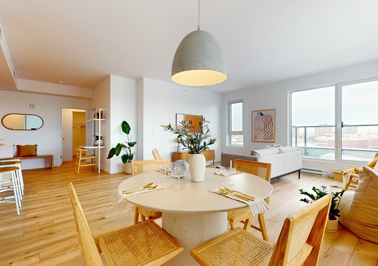 Le Novia dining room