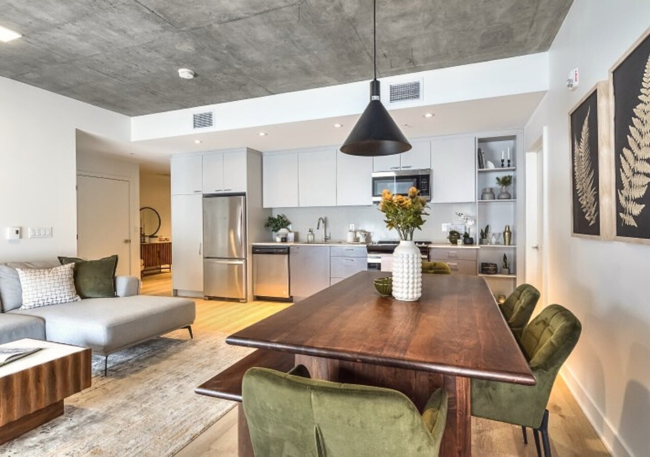 Leora dining room