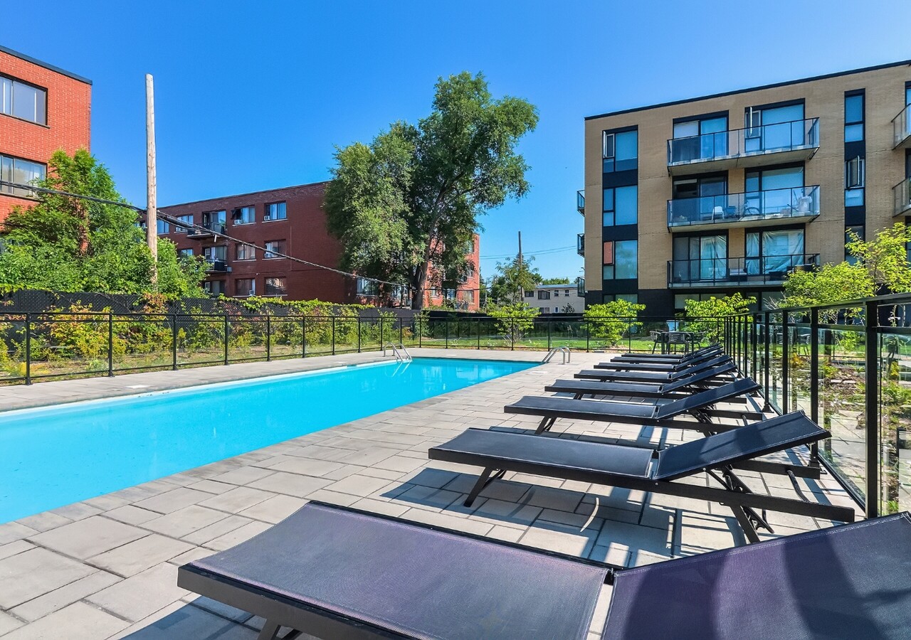 Leora condos outdoor pool