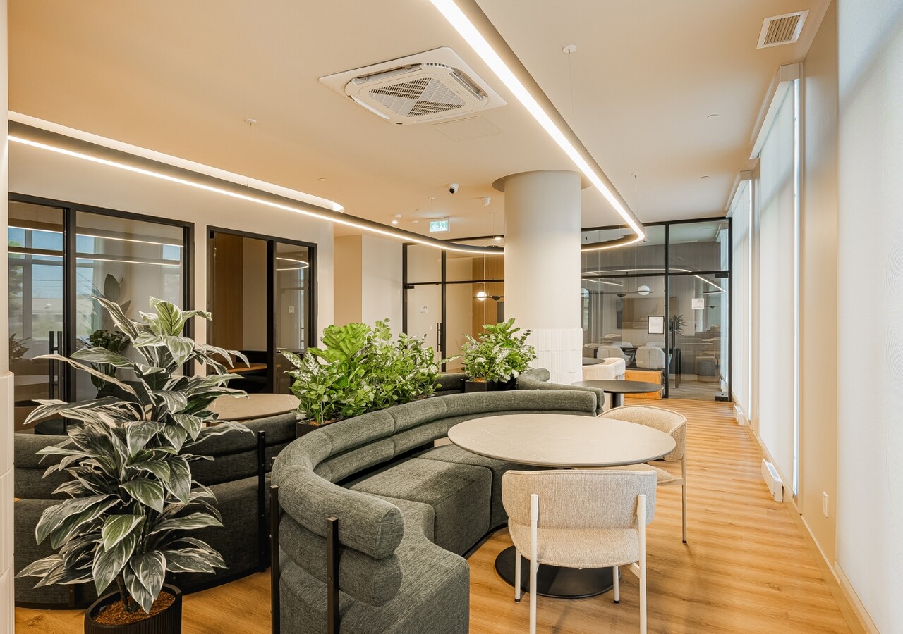 Monarc Infiniti lobby