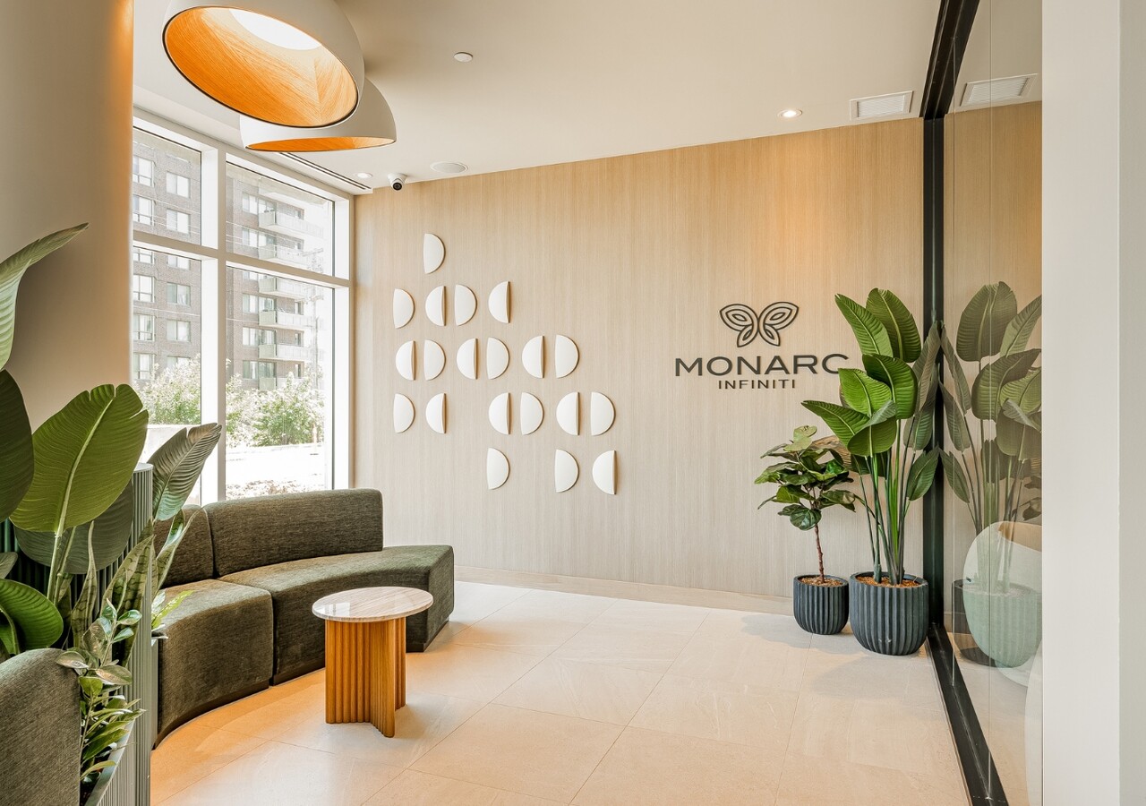 Monarc Infiniti entrée