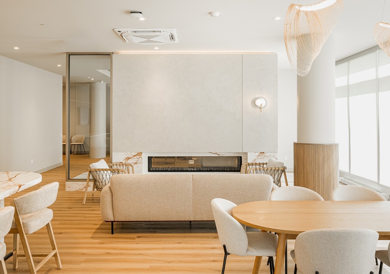 Monarc Infiniti lounge