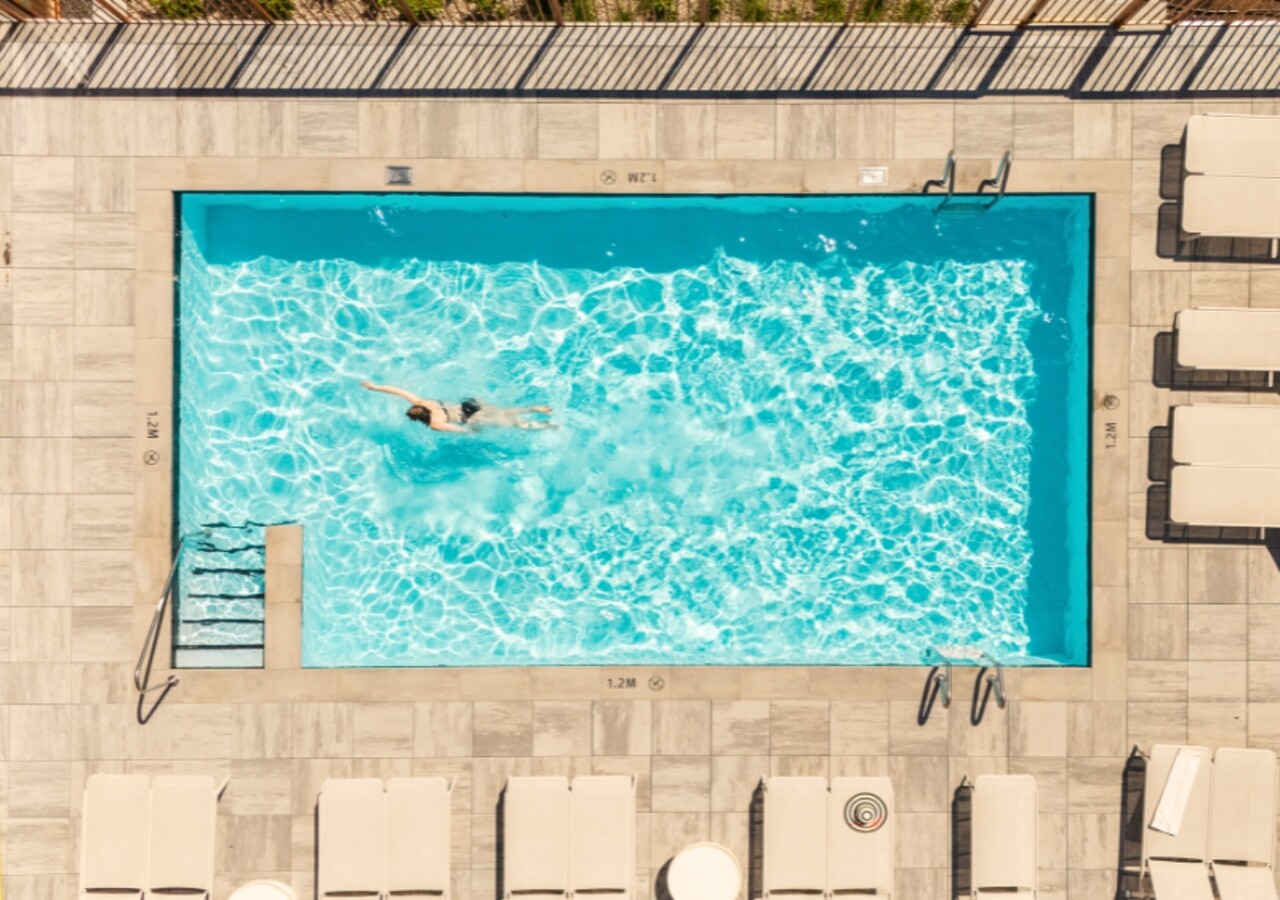 Odea Montréal piscine