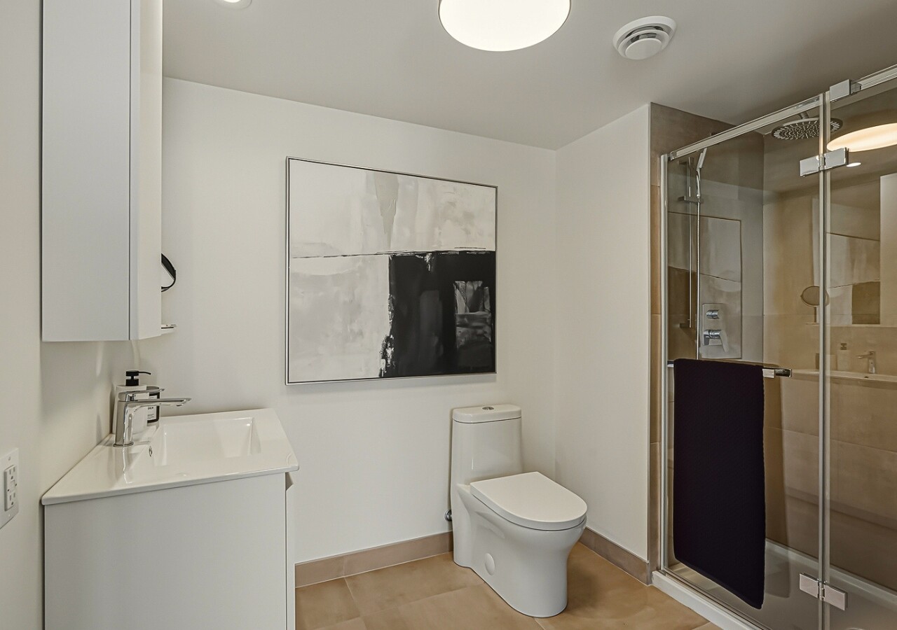 Primeira apartments bathroom