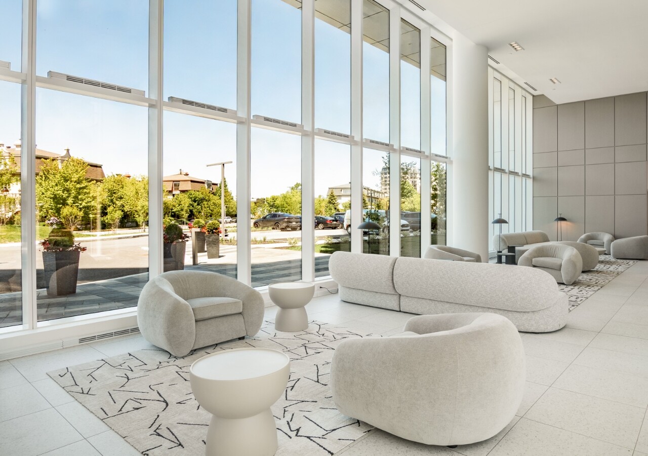 VIU Île des Soeurs lobby