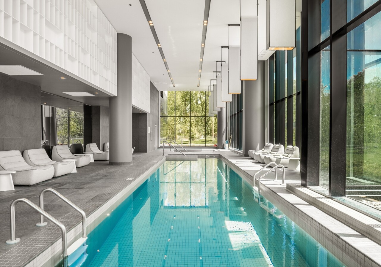 VIU Île des Soeurs piscine intérieure