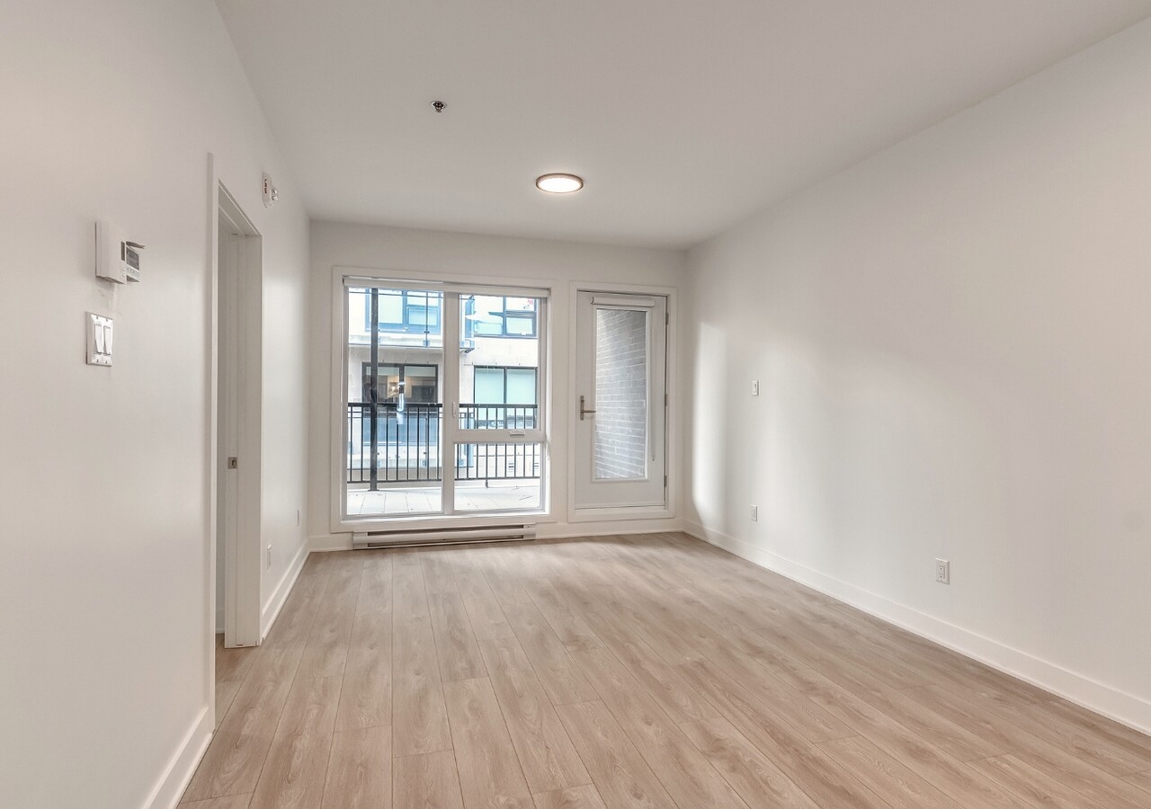 Zenith Condos salon